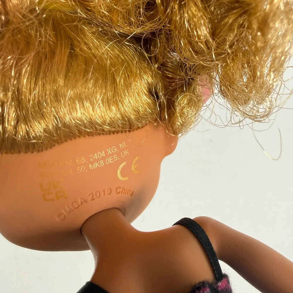 MGA LOL Surprise OMG Fashion Doll Blonde Curly Hair Pink Striped Outfit 2019